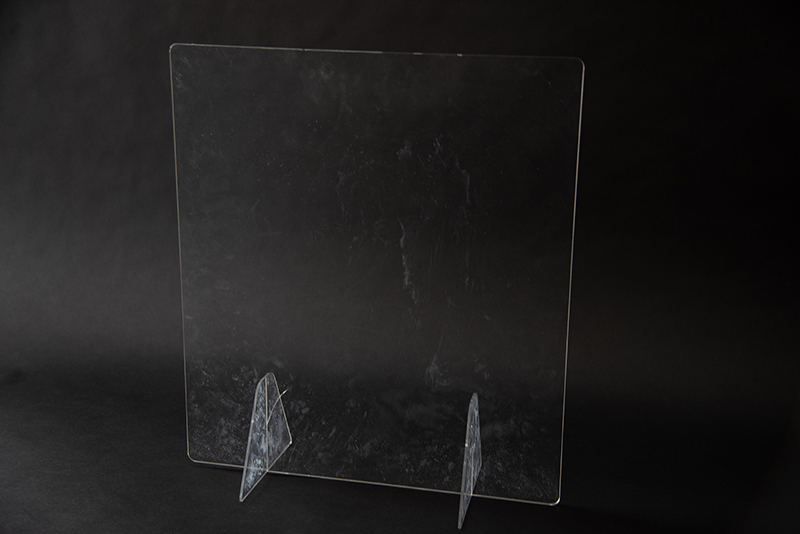 劣化したアクリルパーテーション